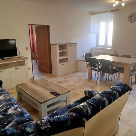 Česká Skalice Apartmany Pod Baruncinou Skolou מראה חיצוני תמונה